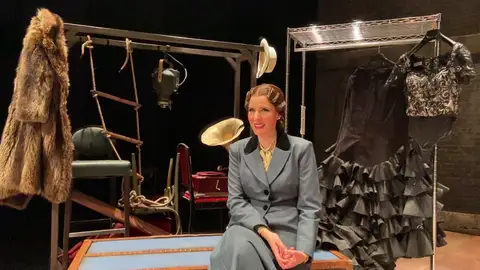 Diana Navarro en 'En tierra extraña' Diana Navarro en 'En tierra extraña'