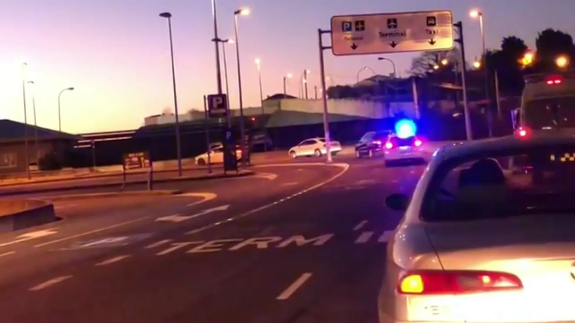 Un aviso de bomba en un vuelo activa el Plan de Emergencia en el Aeropuerto de A Coruña