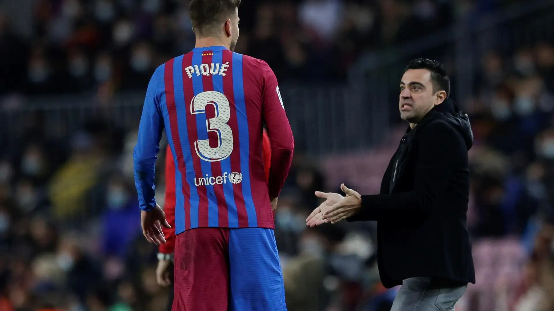 La 'era Xavi' arranca con victoria ante el Espanyol con un polémico penalti La 'era Xavi' arranca con victoria ante el Espanyol con un polémico penalti