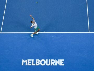 El director del Open de Australia avisa a Djokovic: "Todos deberán estar vacunados"