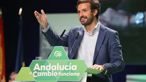 Pablo Casado responde a Isabel Díaz Ayuso: "Somos un gran equipo, aquí no caben los solistas" Pablo Casado responde a Isabel Díaz Ayuso: "Somos un gran equipo, aquí no caben los solistas"