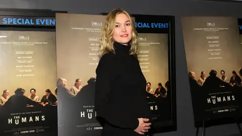 Julia Stiles embarazada por segunda vez Julia Stiles embarazada por segunda vez