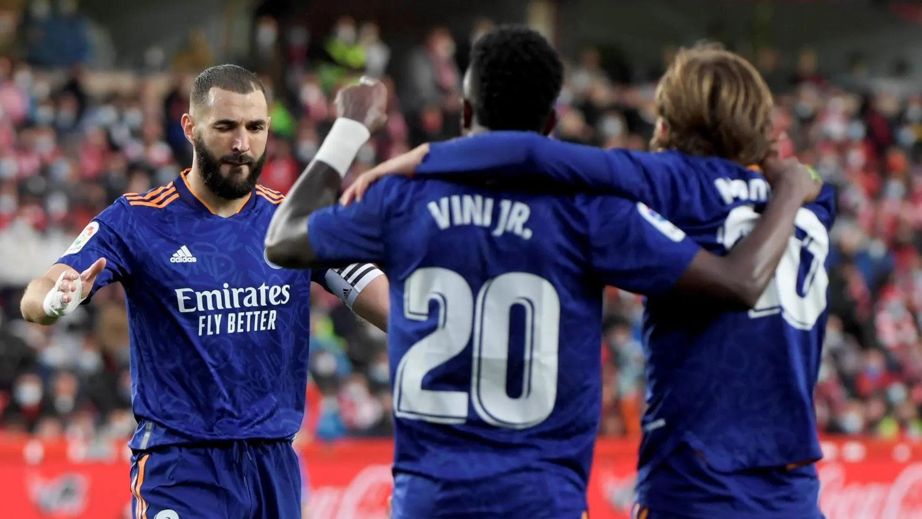 El Real Madrid golea al Granada en el Nuevo Los Cármenes