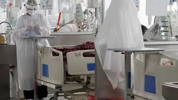 Estas son las diferencias de contagio y muerte por Covid con y sin vacuna Estas son las diferencias de contagio y muerte por Covid con y sin vacuna