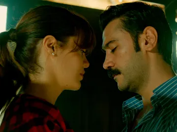 Yilmaz y Züleyha, más cerca que nunca: “Estoy preparado para enfrentarme al mundo por ti” Yilmaz y Züleyha, más cerca que nunca: “Estoy preparado para enfrentarme al mundo por ti”