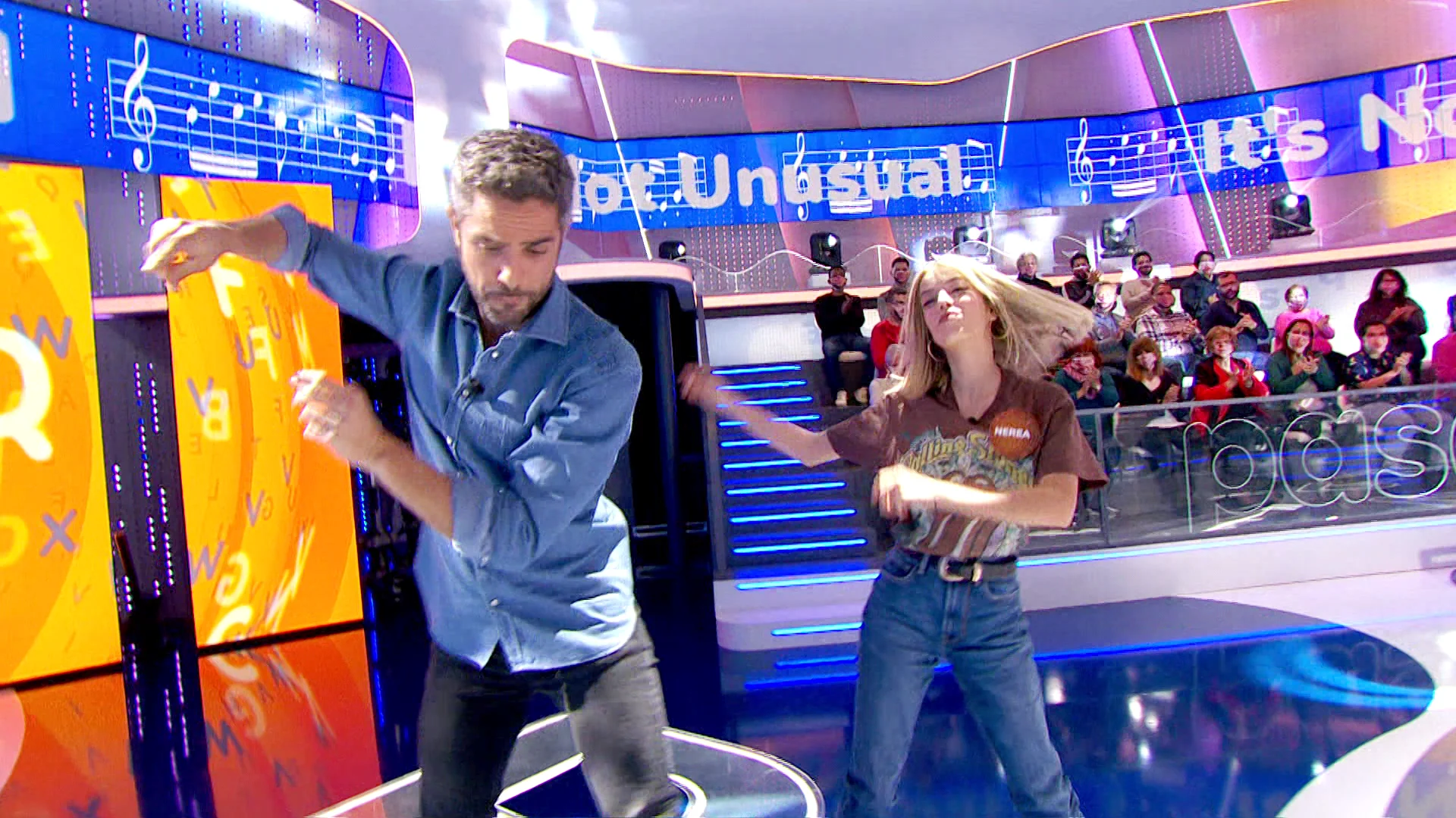 &iexcl;Momentazo! Roberto Leal y Nerea Rodr&iacute;guez bailan &lsquo;It&rsquo;s not unusual&rsquo; al estilo Carlton Banks en &lsquo;Pasapalabra&rsquo; 