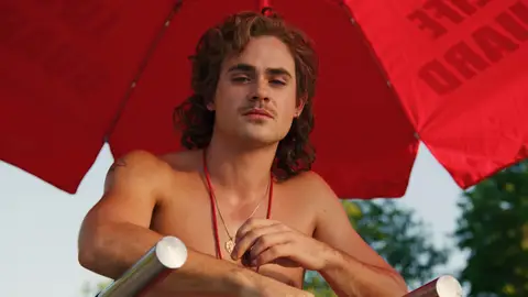 Dacre Montgomery en 'Stranger Things' como Billy Dacre Montgomery en 'Stranger Things' como Billy