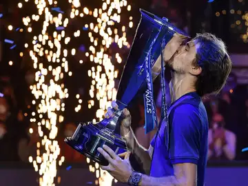 Zverev destrona a Medvedev en las Finales ATP y se proclama Maestro Zverev destrona a Medvedev en las Finales ATP y se proclama Maestro