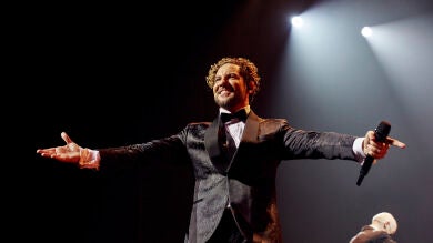 David Bisbal conquista el Teatro Real con su versión más íntima arropado por la orquesta sinfónica de Almería