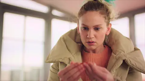 Inci, atónita al descubrir la pulsera de Ceylan, la ex novia de Han Mejores momentos | Capítulo 38