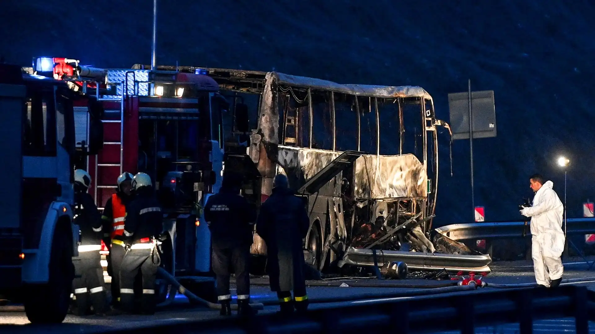Al menos 45 personas han muerto en el incendio de un autob&uacute;s en Bulgaria
