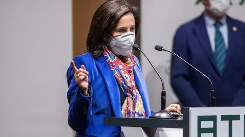 Margarita Robles sobre Yolanda Díaz: "No me gusta que alguien use su posición en un Gobierno para la proyección personal" Margarita Robles sobre Yolanda Díaz: "No me gusta que alguien use su posición en un Gobierno para la proyección personal"