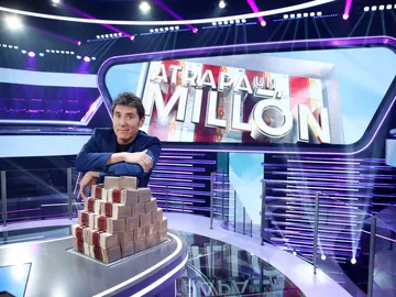 Regresa a Antena 3 el mítico ‘Atrapa un millón’ con Manel Fuentes para celebrar su décimo aniversario Regresa a Antena 3 el mítico ‘Atrapa un millón’ con Manel Fuentes para celebrar su décimo aniversario
