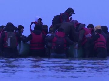 Al menos 31 migrantes muertos en un naufragio en el Canal de la Mancha