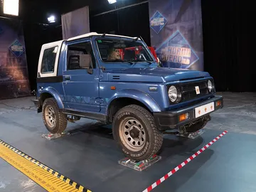 Kira Miró se supera: ¿puede conducir una camioneta sobre vasos sin romperlos? Kira Miró se supera: ¿puede conducir una camioneta sobre vasos sin romperlos?