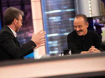 La experiencia de Javier Gutiérrez rodando con una escopeta: “Quería que yo aprendiese a disparar” La experiencia de Javier Gutiérrez rodando con una escopeta: “Quería que yo aprendiese a disparar”