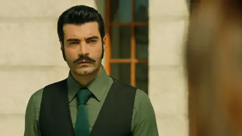 Demir descubre que Züleyha no intentó huir con Yilmaz Demir descubre que Züleyha no intentó huir con Yilmaz