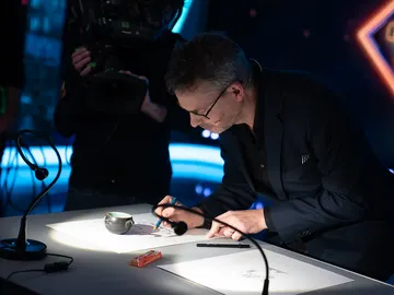 Arte a partir de sombras: Vicent Bal nos deja alucinados en 'El Hormiguero 3.0' Arte a partir de sombras: Vicent Bal nos deja alucinados en 'El Hormiguero 3.0'