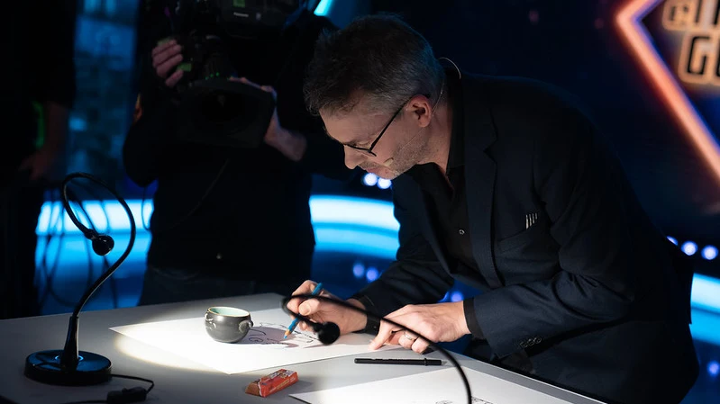 Arte a partir de sombras: Vicent Bal nos deja alucinados en 'El Hormiguero 3.0' Arte a partir de sombras: Vicent Bal nos deja alucinados en 'El Hormiguero 3.0'