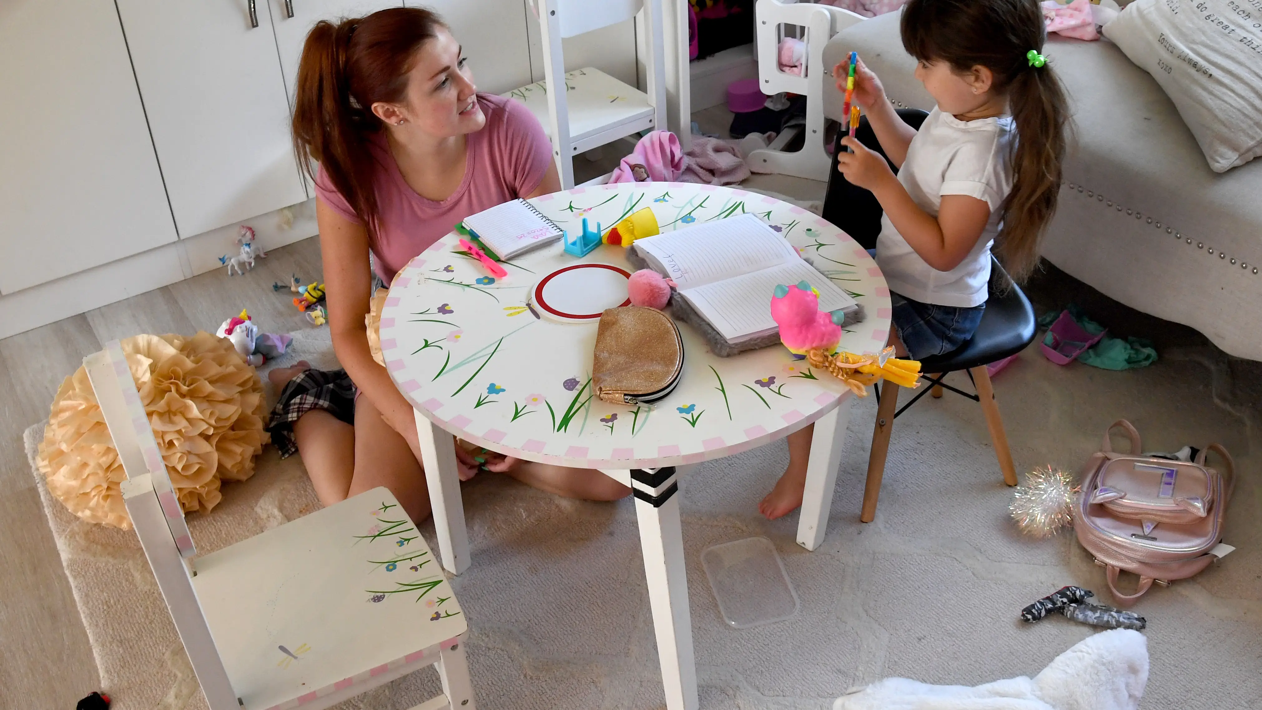 La escasez de niñeras en el Reino Unido está ocasionando salarios desorbitados en el sector La escasez de niñeras en el Reino Unido está ocasionando salarios desorbitados en el sector