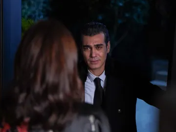 Volkan vuelve a Asya llorando: "¿Qué quieres de mi? Volkan vuelve a Asya llorando: "¿Qué quieres de mi?