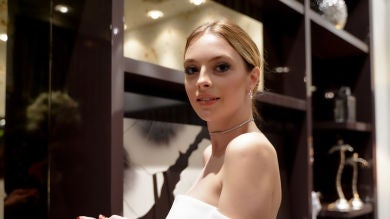 Melis Sezen muestra su lado más atrevido, sensual y desenfadado 