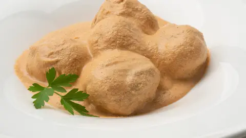 De Divina Vinagreta: Albóndigas en salsa de almendras De Divina Vinagreta: Albóndigas en salsa de almendras