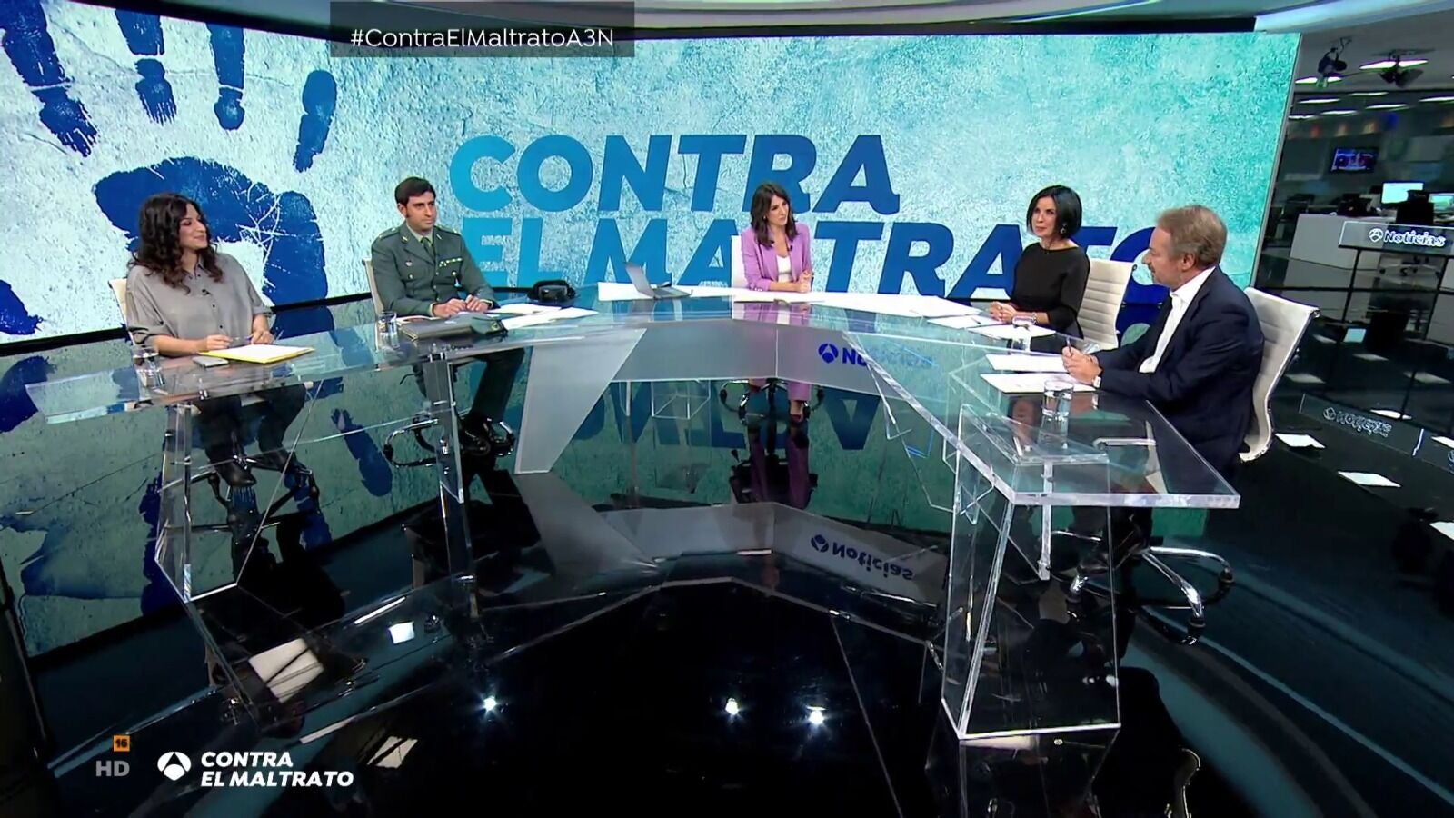 Daniel Moreno, guardia civil, alerta sobre el ciberacoso a mujeres: 