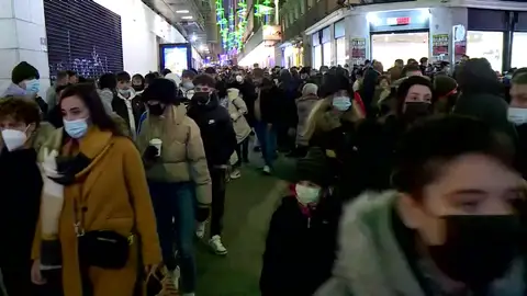 Aglomeraciones en grandes ciudades para comprar en el Black Friday o ver las luces de Navidad Aglomeraciones en grandes ciudades para comprar en el Black Friday o ver las luces de Navidad