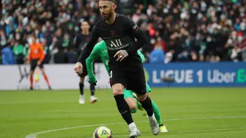Ramos debuta con victoria en el PSG con tres asistencias de Messi y Neymar abandona el campo llorando Ramos debuta con victoria en el PSG con tres asistencias de Messi y Neymar abandona el campo llorando