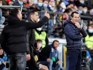 Emery explota tras la polémica del Villarreal - Barça: "No se nos respeta, igual el del VAR estaba dormido" Emery explota tras la polémica del Villarreal - Barça: "No se nos respeta, igual el del VAR estaba dormido"