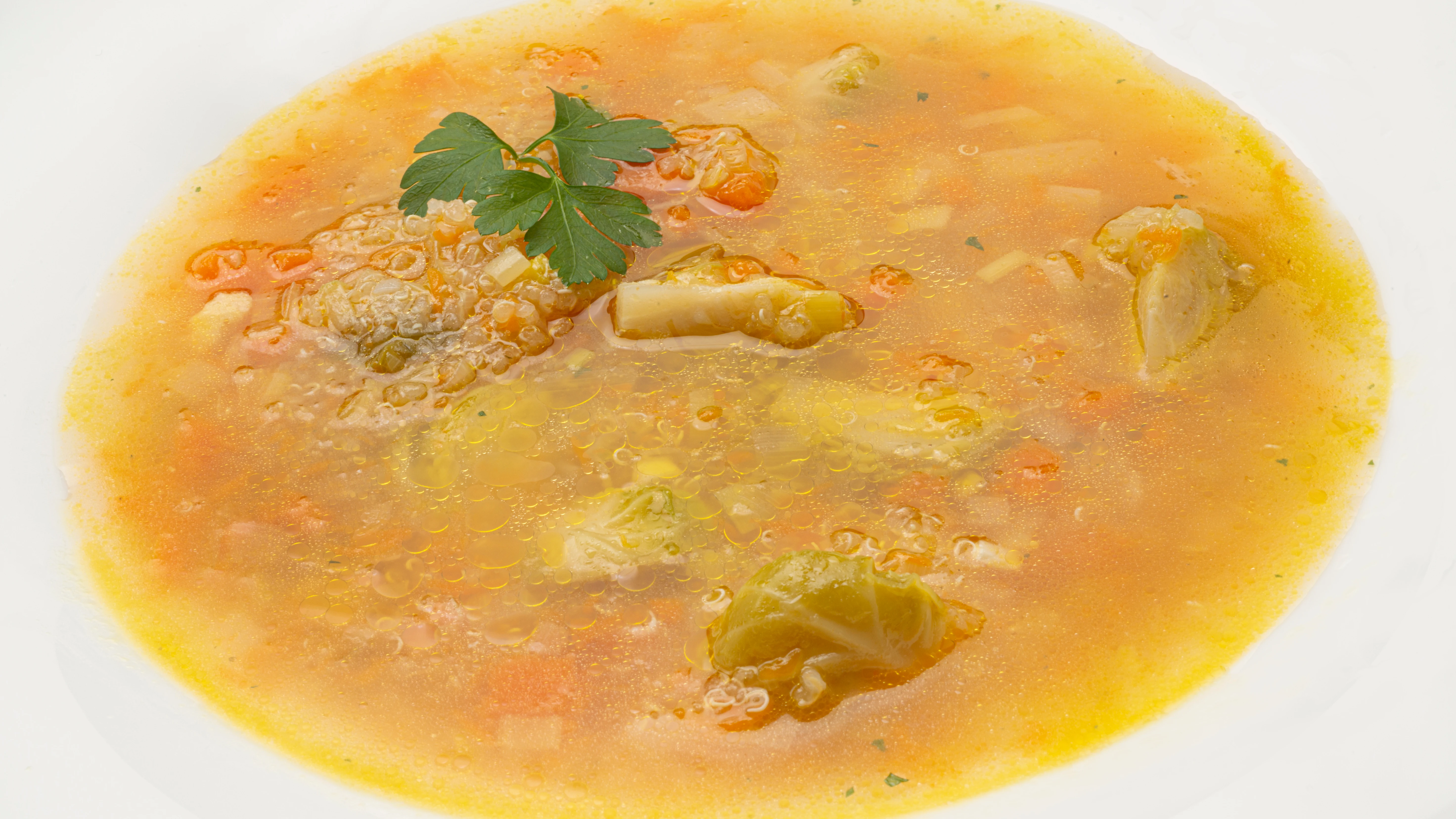 Rico y con fundamento: sopa de quinoa con verduras y pollo Rico y con fundamento: sopa de quinoa con verduras y pollo