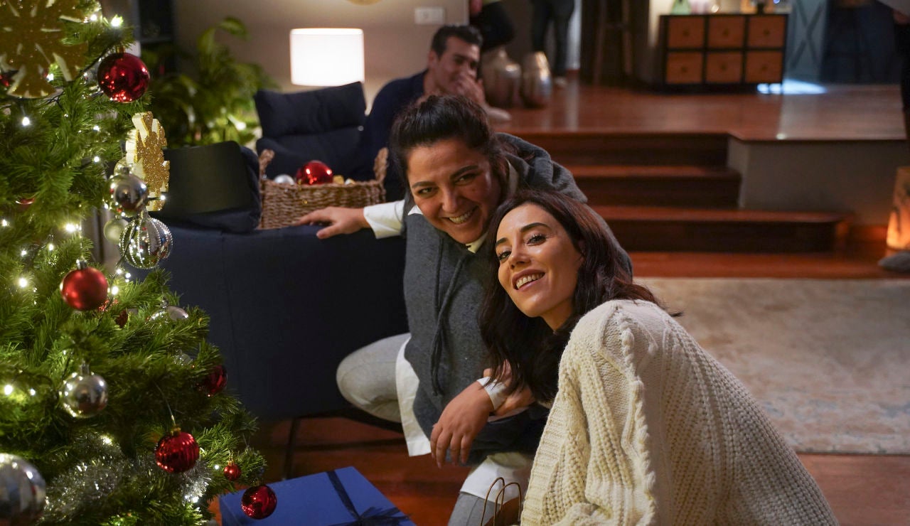 Las im&aacute;genes que no has visto de Cansu Dere en el rodaje de 'Infiel'