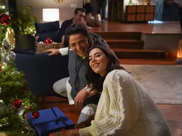 Las imágenes que no has visto de Cansu Dere en el rodaje de 'Infiel' Las imágenes que no has visto de Cansu Dere en el rodaje de 'Infiel'