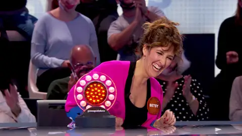 Betsy Túrnez desata las risas con su espontáneo error en ‘La Pista’ Betsy Túrnez desata las risas con su espontáneo error en ‘La Pista’