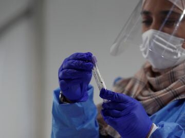 Espa&ntilde;a confirma el primer caso de la variante &Oacute;micron de la COVID-19