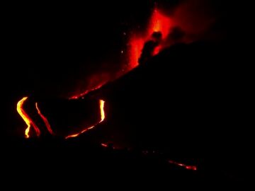 Se abre una nueva boca eruptiva en el volcán de La Palma