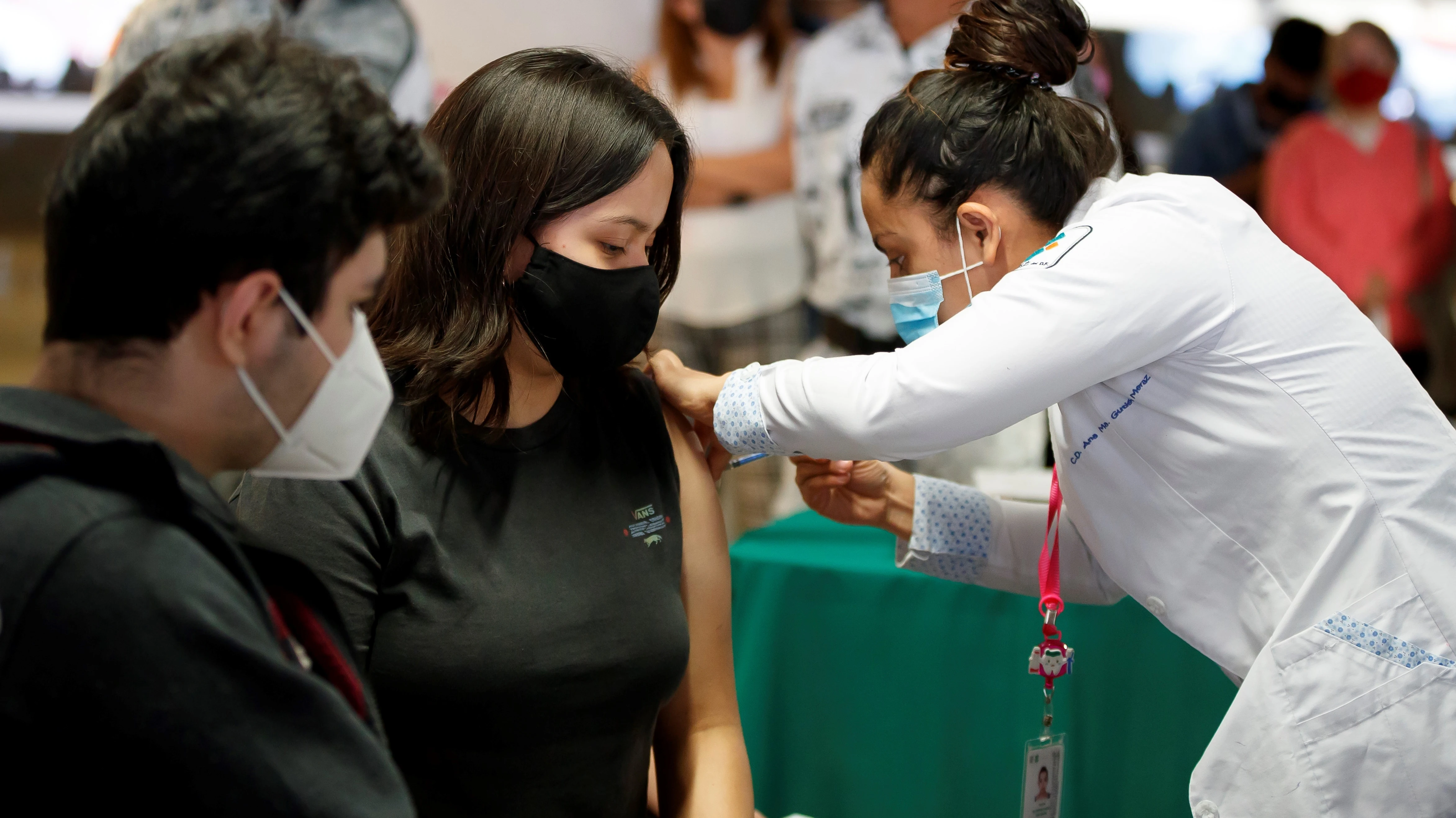 Sanidad establece cuarentena para los contactos con contagiados de la nueva variante &oacute;micron 