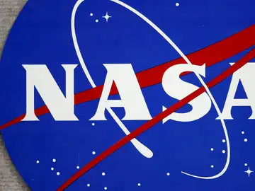 La basura espacial obliga a un astronauta a retrasar su caminata para cambiar una antena La basura espacial obliga a un astronauta a retrasar su caminata para cambiar una antena