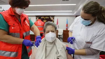 La OMS desaconseja viajar a los mayores de 60 años y a las personas vulnerables por la variante ómicron La OMS desaconseja viajar a los mayores de 60 años y a las personas vulnerables por la variante ómicron