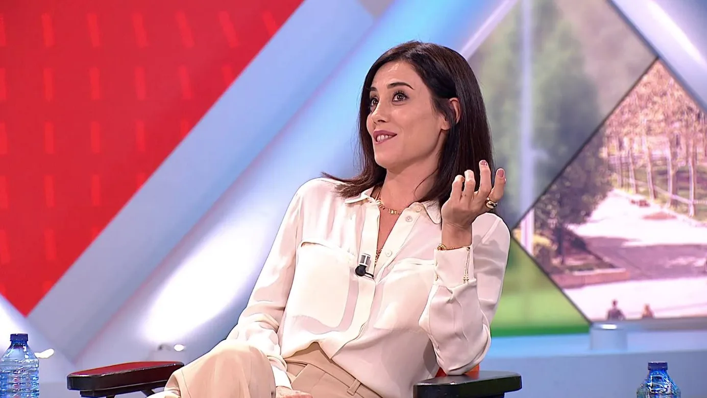 Cansu Dere en España. Cansu Dere en España.