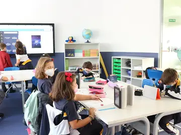 Imagen de archivo de unos niños en el aula Imagen de archivo de unos niños en el aula