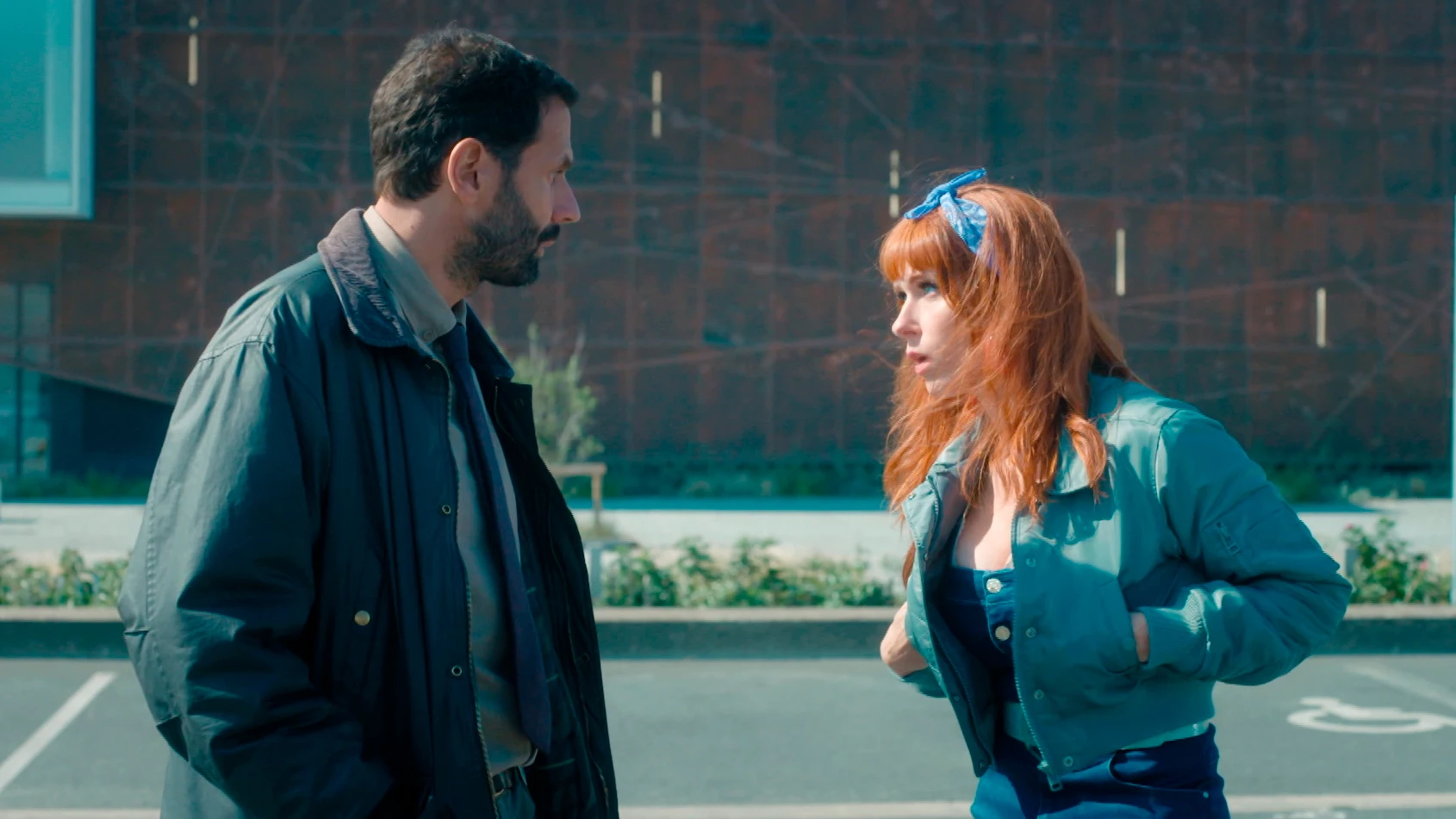 Morgane le pide una explicaci&oacute;n a Adam, &iquest;por qu&eacute; trata de mantener las distancias?
