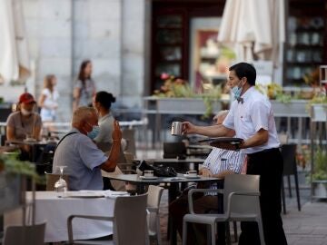 El paro cae en noviembre en 74.381 personas, la mayor caída en este mes desde que existen datos