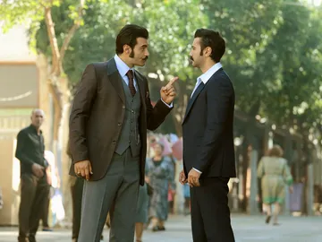 Yilmaz y Demir en el capítulo 44 'Tierra Amarga' Yilmaz y Demir en el capítulo 44 'Tierra Amarga'