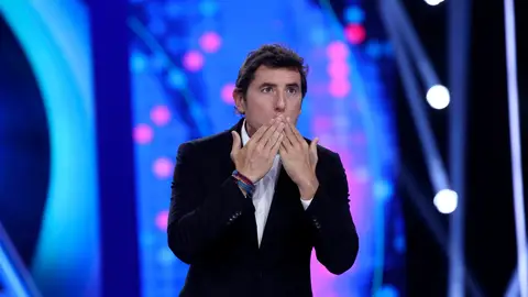 Manel Fuentes, ante a la ausencia de Lydia Bosch en la quinta gala: “Le mandamos un beso muy fuerte” Manel Fuentes, ante a la ausencia de Lydia Bosch en la quinta gala: “Le mandamos un beso muy fuerte”
