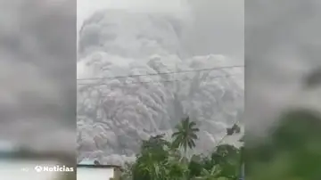 VOLCÁN INDONESIA VOLCÁN INDONESIA