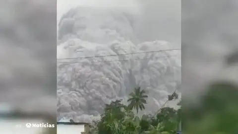 VOLCÁN INDONESIA VOLCÁN INDONESIA