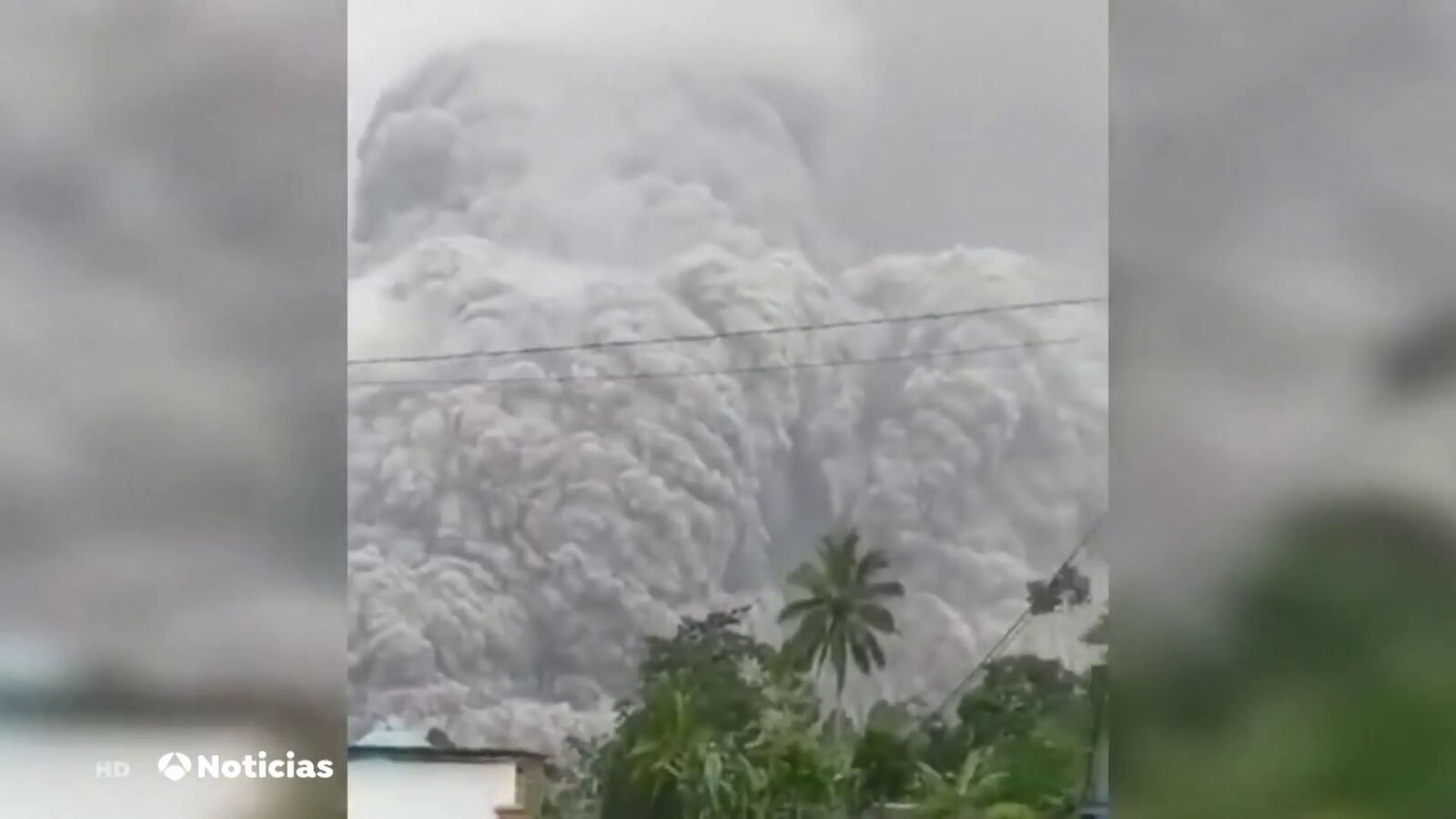 Al menos 13 muertos y 41 heridos por la erupción del volcán indonesio Semeru la isla indonesia de Java