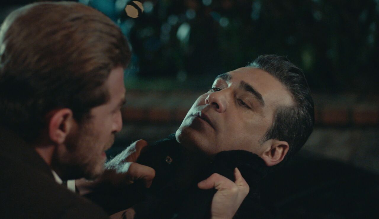 Mert se encara con Volkan: “Vas a terminar tus días completamente solo”